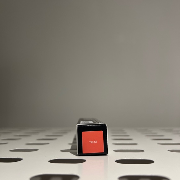 bareMinerals Mineralist Lip Gloss Balm - Picture 4 of 4